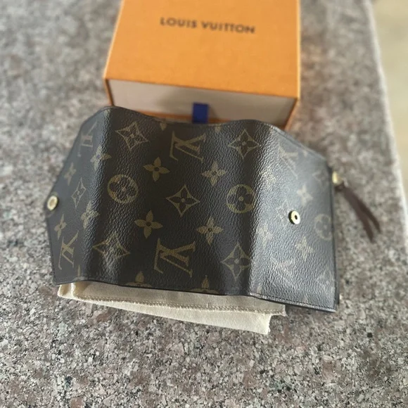 Louis Vuitton Victorine Wallet - Picture 1 of 11